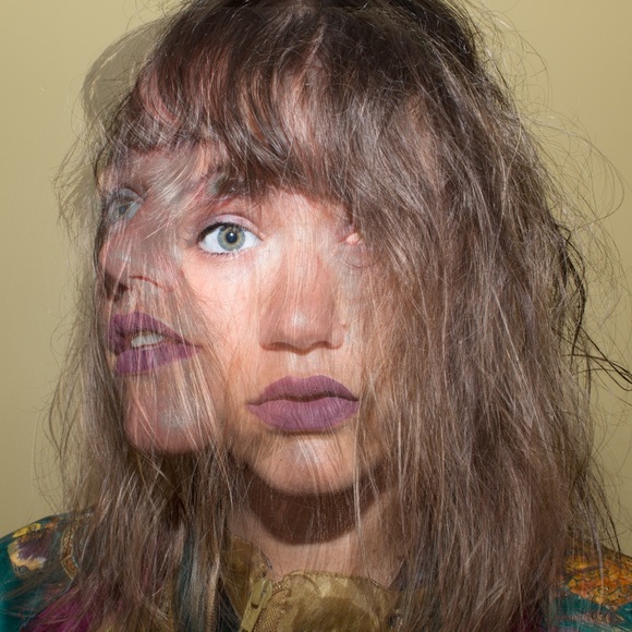 Meet your Posher, Emily - Picture 3 of 4